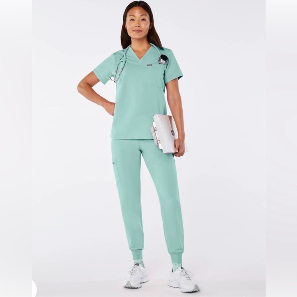 Set of Figs Seaglass Blue S Women's Catarina Top and M/T Zamora Jogger Bottoms